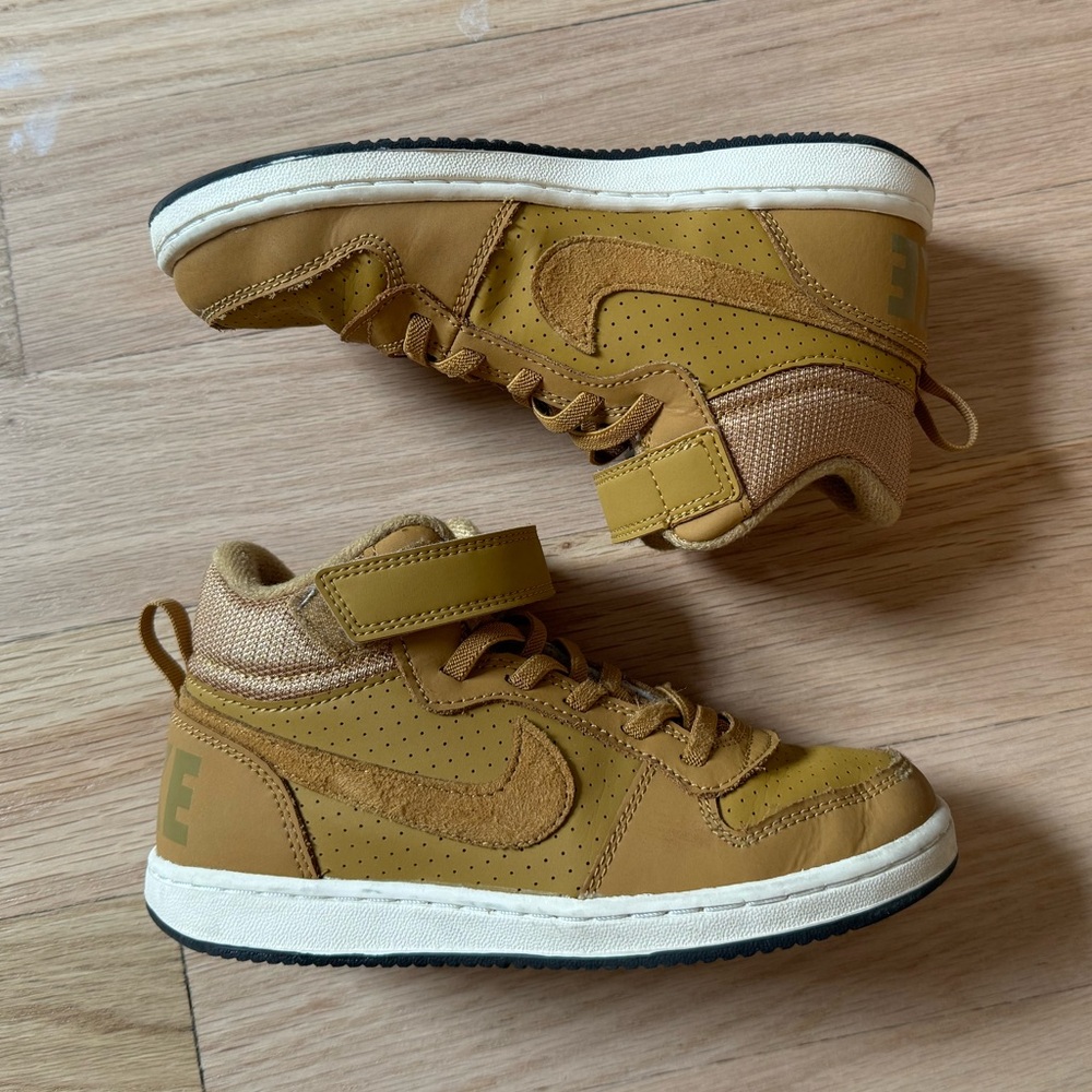 Boys Nike Mid